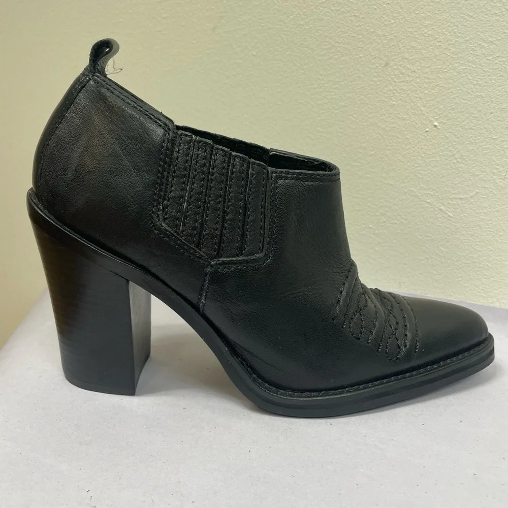 Zodiac Western Heeled Ankle Booties 6 Black Chelsea Slip-On Pointed Chunky 90s